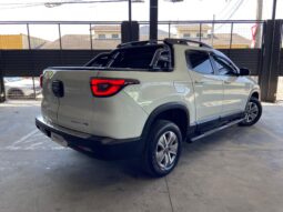 Fiat Toro Freedom 2017 completo