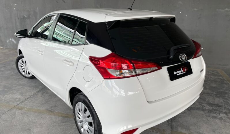 Toyota Yaris XL Live 2022 completo