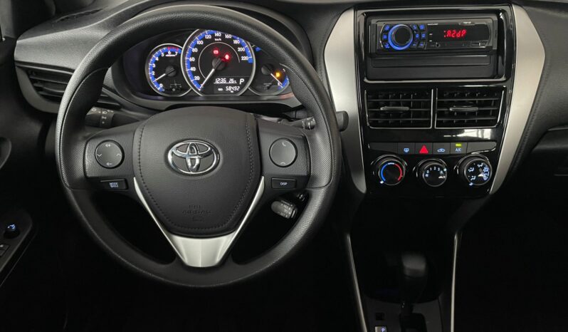 Toyota Yaris XL Live 2022 completo