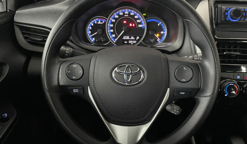 Toyota Yaris XL Live 2022 completo