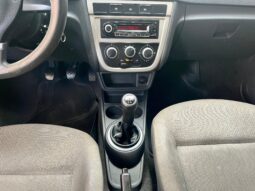 Volkswagen Voyage Trend Mi 2013 completo