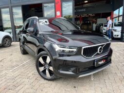 Volvo XC40 T-4 Momentum completo