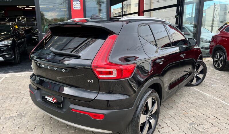 Volvo XC40 T-4 Momentum completo