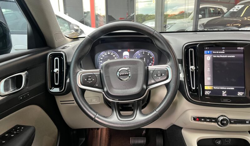 Volvo XC40 T-4 Momentum completo