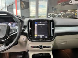 Volvo XC40 T-4 Momentum completo